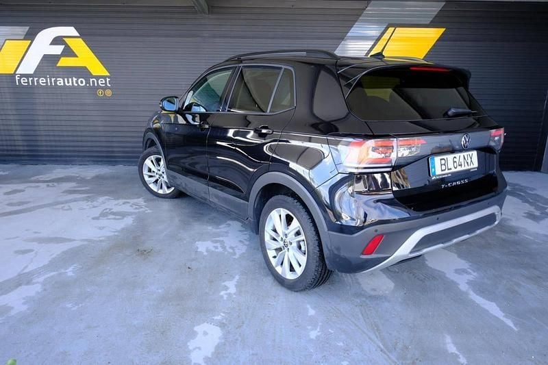 Usado VW T-Cross 116 HP (85 kW) 2024 Preto SUV