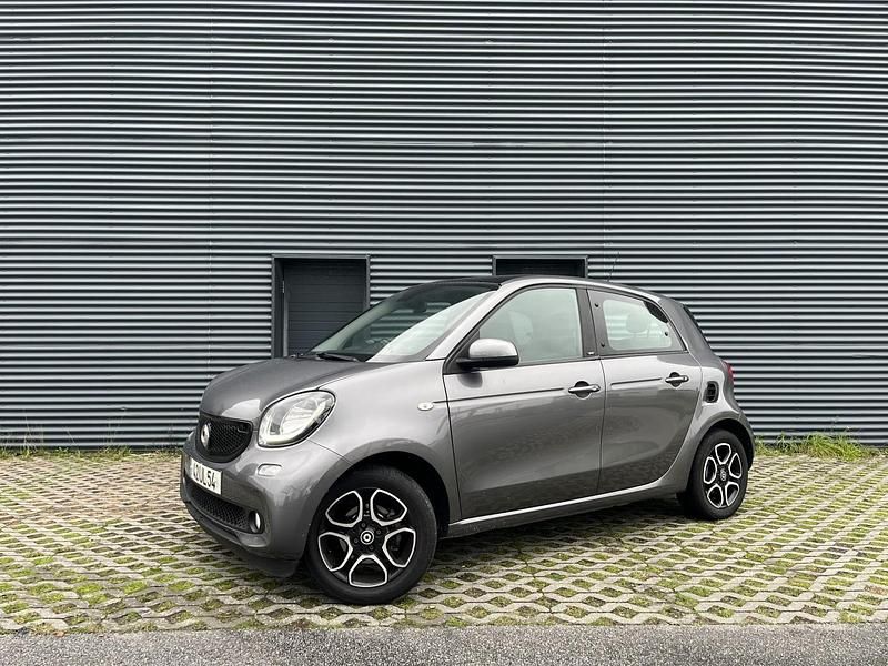 Cinza Usado 2018 Smart ForFour Prime Citadino | € 10.890 (Bom preço) - Imagem 1/4