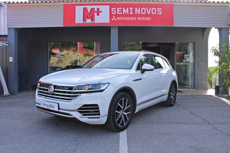 Branco Usado 2021 VW Touareg Elegance+ SUV | € 59.500 - Imagem 1/4