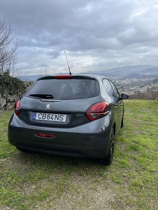 Usado Peugeot 208 82 HP (60 kW) 2015 Citadino