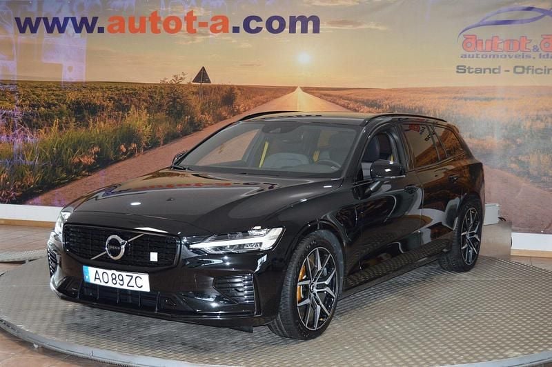 Preto Usado 2022 Volvo V60 Carrinha | € 37.500 (Preço justo) - Imagem 1/4