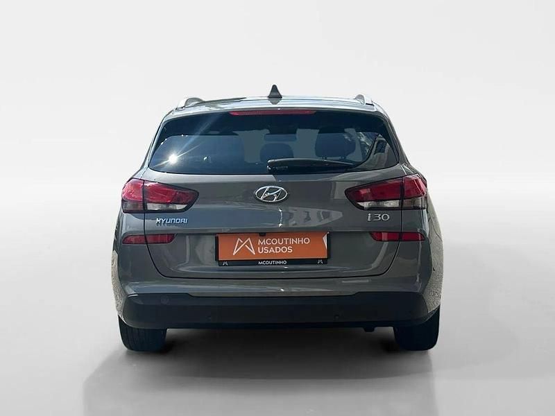 Usado Hyundai i30 Style 116 HP (85 kW) 2019 Cinza Carrinha