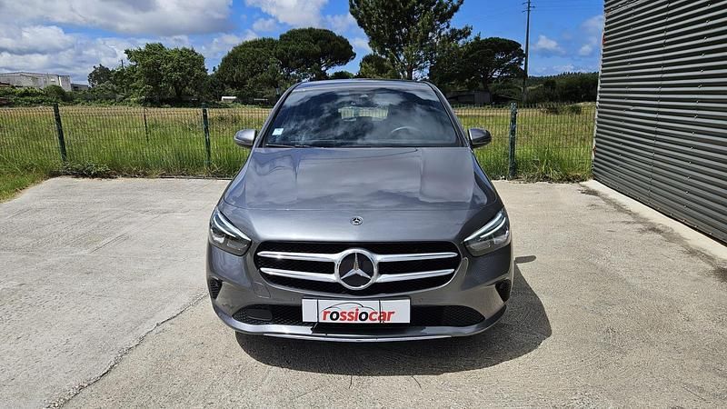 Usado Mercedes B180 Style 116 HP (85 kW) 2019 Cinza Monovolume