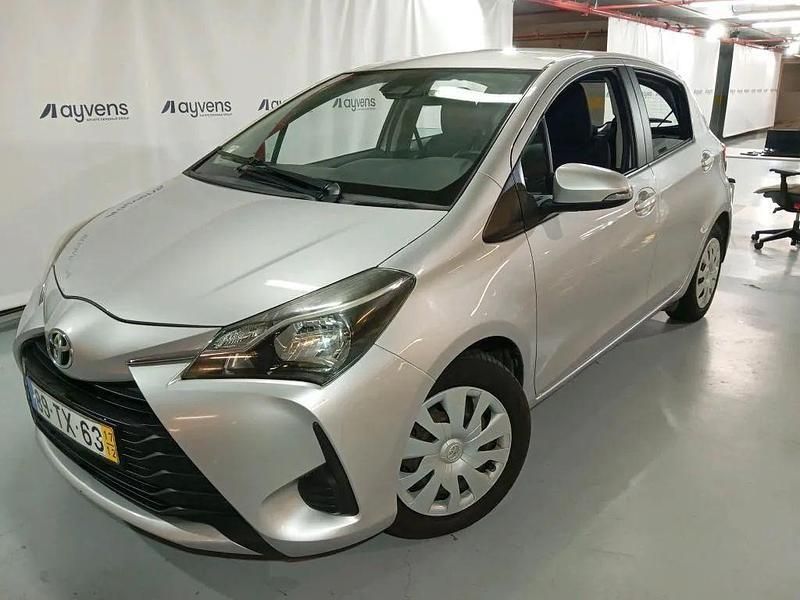 Cinza Usado 2017 Toyota Yaris Active Citadino | € 13.400 (Preço justo) - Imagem 1/2
