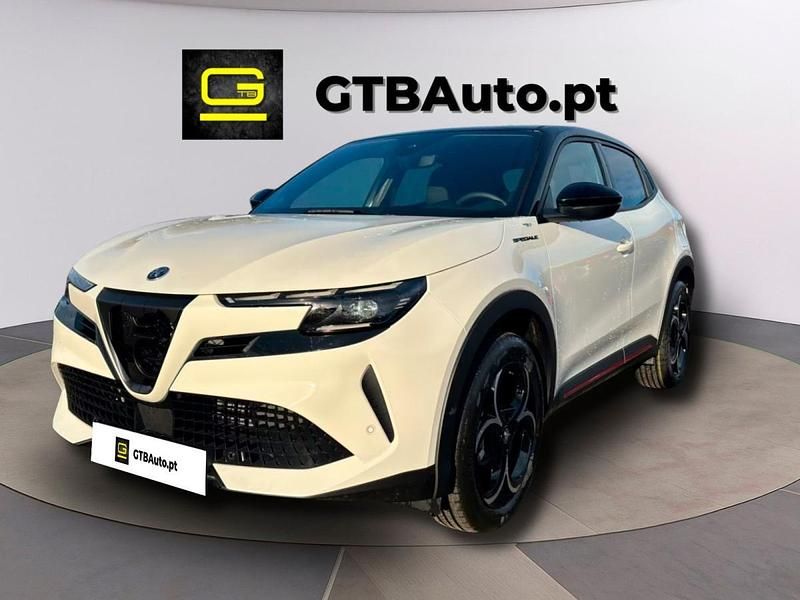 Branco Usado 2024 Alfa Romeo GT Junior Edizione Speciale SUV | € 34.499 - Imagem 1/4