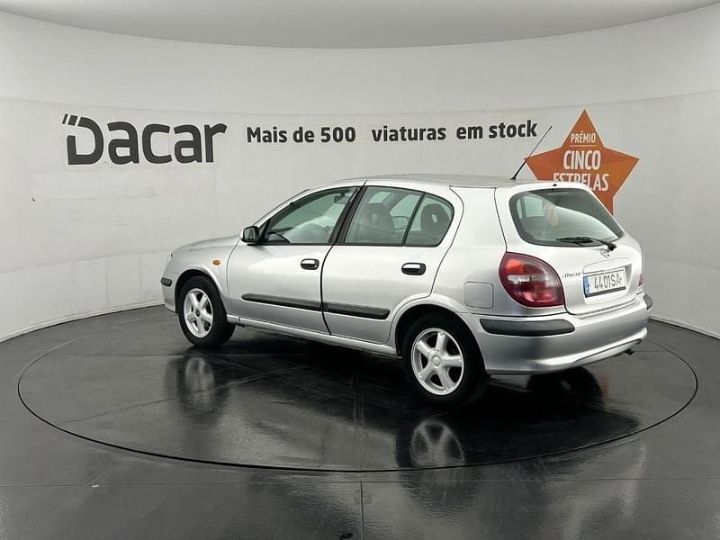 Usado Nissan Almera 90 HP (66 kW) 2001 Cinzento