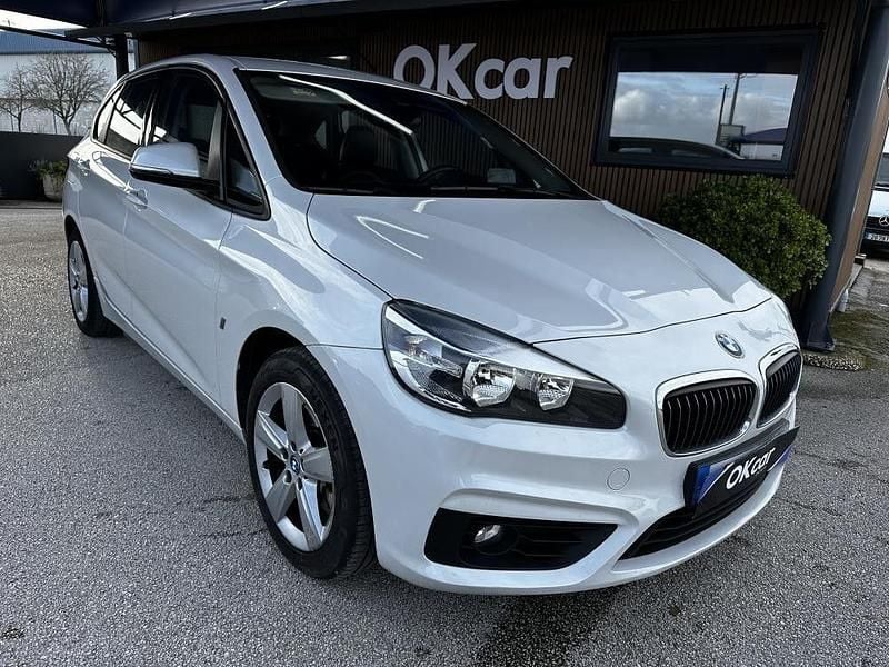 Branco Usado 2017 BMW 225 Active Tourer Luxury Line Monovolume | € 16.900 - Imagem 1/4