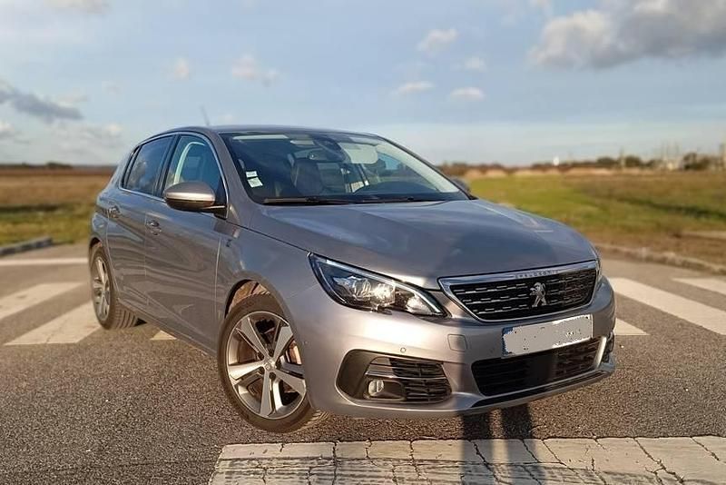 Usado Peugeot 308 130 HP (95 kW) 2018 Cinzento