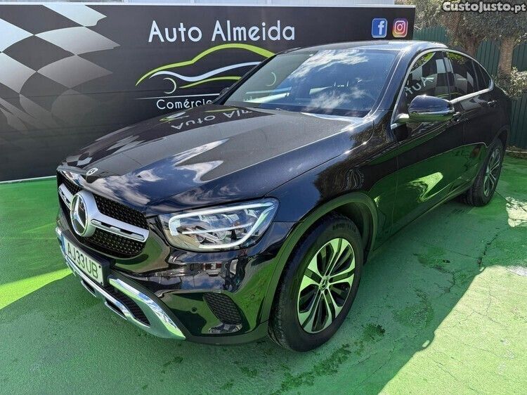 Preto Usado 2021 Mercedes GLC200 SUV | € 47.950 - Imagem 1/1