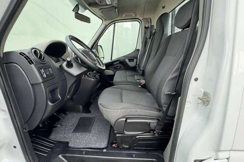 Usado Opel Movano 130 HP (95 kW) 2017 Branco Van