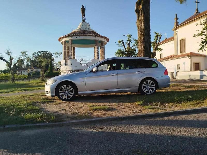 Cinzento Usado 2010 BMW 320 Carrinha | € 8.850 (Preço justo) - Imagem 1/4