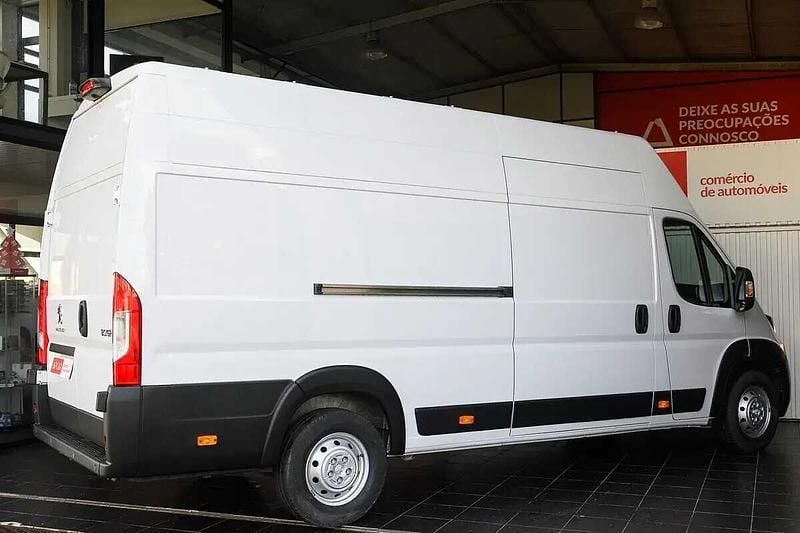 Usado Peugeot Boxer 140 HP (102 kW) 2022 Branco Van