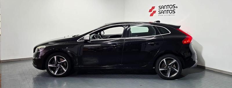 Usado Volvo V40 R-Design 150 HP (110 kW) 2015 Preto Carrinha
