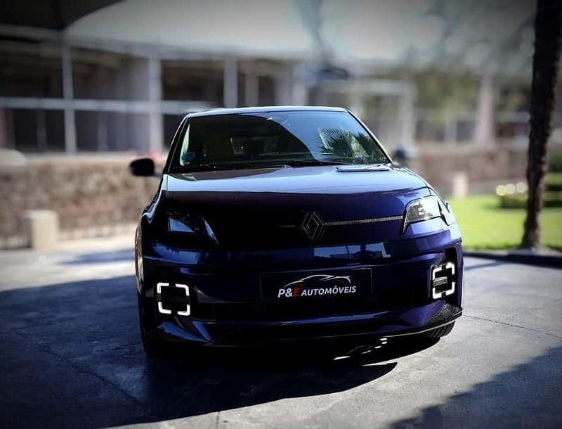 Usado Renault R5 110 kW (150 HP) 2024 Azul Citadino