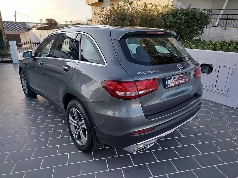 Usado Mercedes GLC250 Exclusive 204 HP (150 kW) 2017 Cinza SUV
