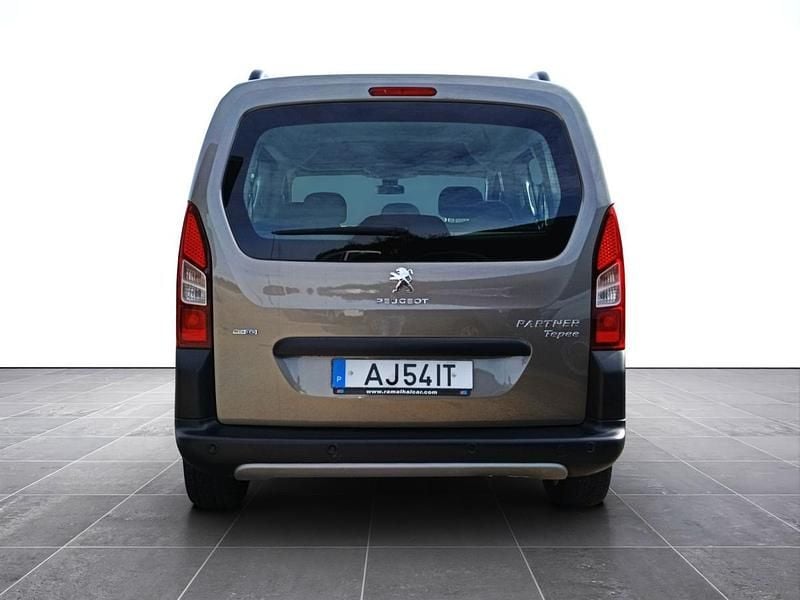 Usado Peugeot Partner Style 100 HP (73 kW) 2016 Castanho Monovolume