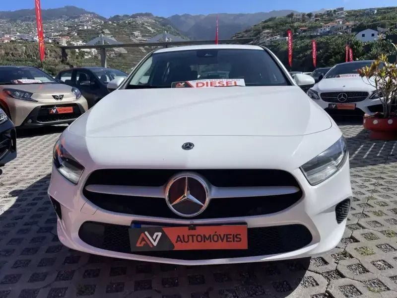 Usado Mercedes A180 Urban 109 HP (80 kW) 2018 Branco Citadino