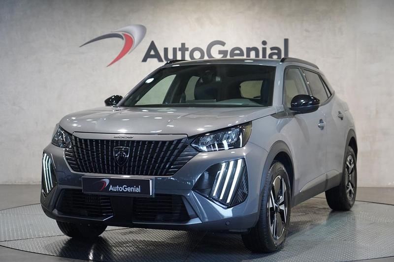 Usado Peugeot 2008 Allure 145 HP (106 kW) 2025 Cinza antracite SUV