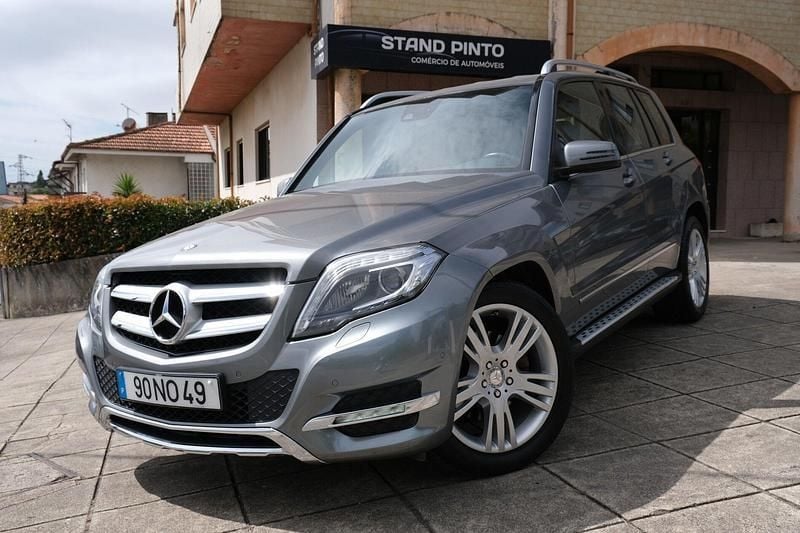 Cinza Usado 2013 Mercedes GLK250 SUV | € 27.450 - Imagem 1/4