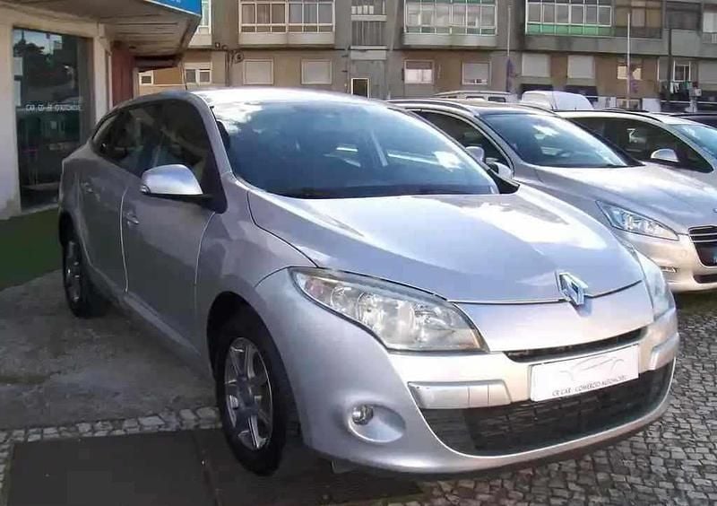 Cinzento Usado 2010 Renault Mégane GrandTour Carrinha | € 5.450 (Preço justo) - Imagem 1/4