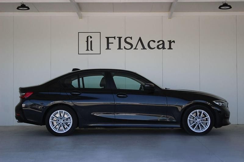 Preto Usado 2021 BMW 330 Sedan | € 31.700 (Preço justo) - Imagem 1/4