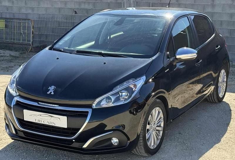 Preto Usado 2018 Peugeot 208 Citadino | € 10.500 (Bom preço) - Imagem 1/4