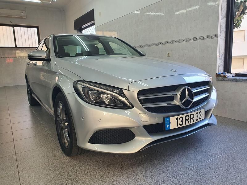 Cinza Usado 2016 Mercedes C300 Avantgarde Sedan | € 21.800 (Preço justo) - Imagem 1/4