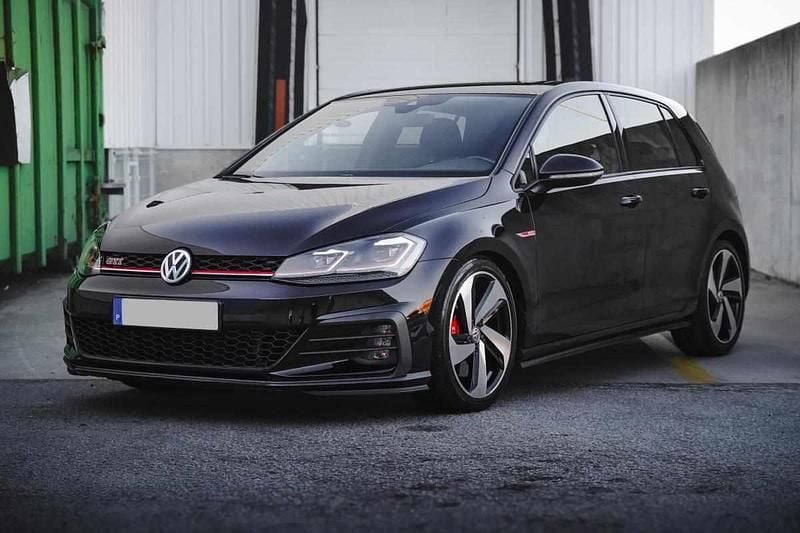Preto Usado 2019 VW Golf VII GTI Citadino | € 28.850 (Preço justo) - Imagem 1/4