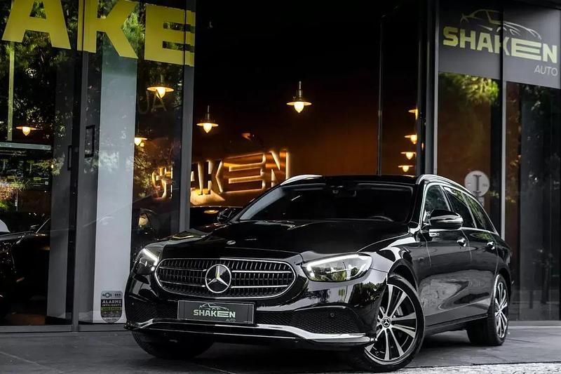 Preto Usado 2022 Mercedes E300 Avantgarde Carrinha | € 37.990 (Bom preço) - Imagem 1/4