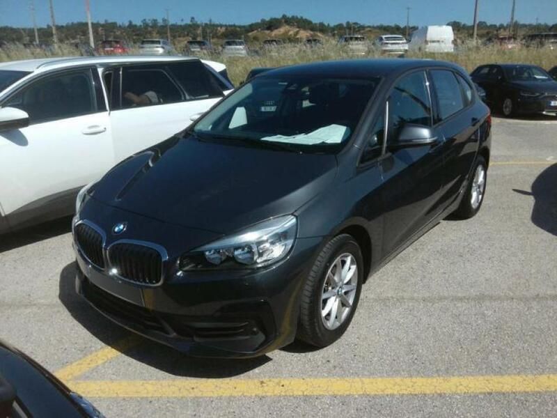 Cinzento Usado 2020 BMW 218 Active Tourer Monovolume | € 19.990 - Imagem 1/4