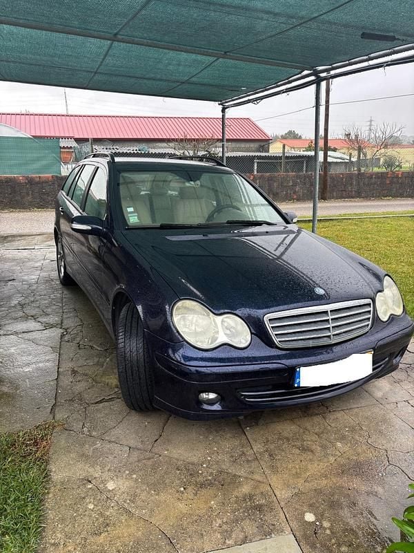 Azul Usado 2005 Mercedes C220 Carrinha | € 7.000 (Preço elevado) - Imagem 1/4