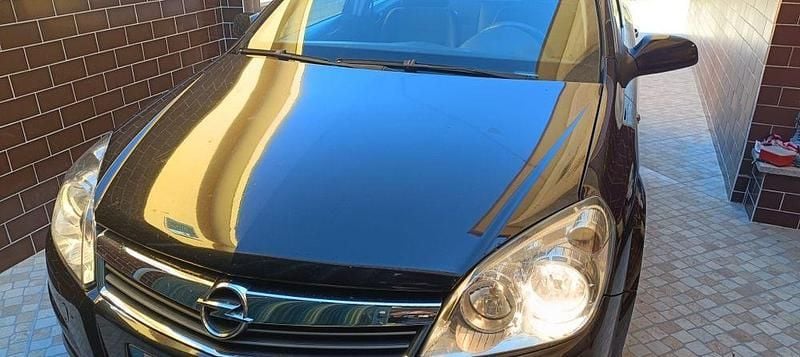 Usado 2008 Opel Astra Sedan | € 3.500 (Preço elevado) - Imagem 1/4