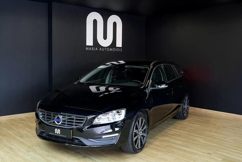 Preto Usado 2017 Volvo V60 Momentum Carrinha | € 17.940 - Imagem 1/4