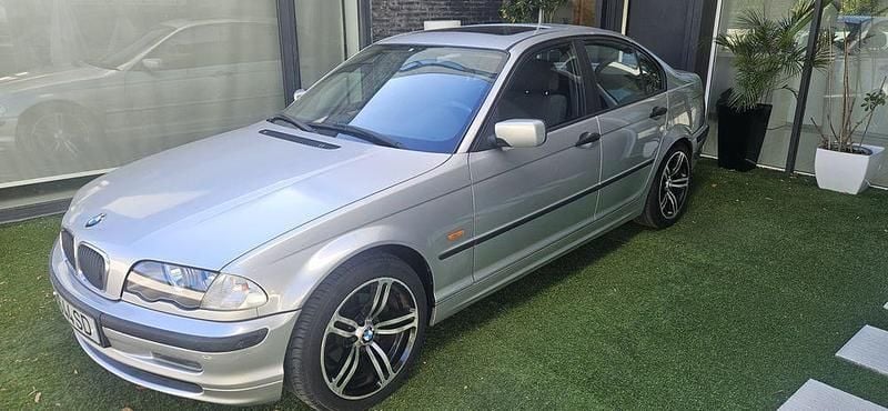 Usado 2001 BMW 320 Sedan | € 3.500 (Preço justo) - Imagem 1/4