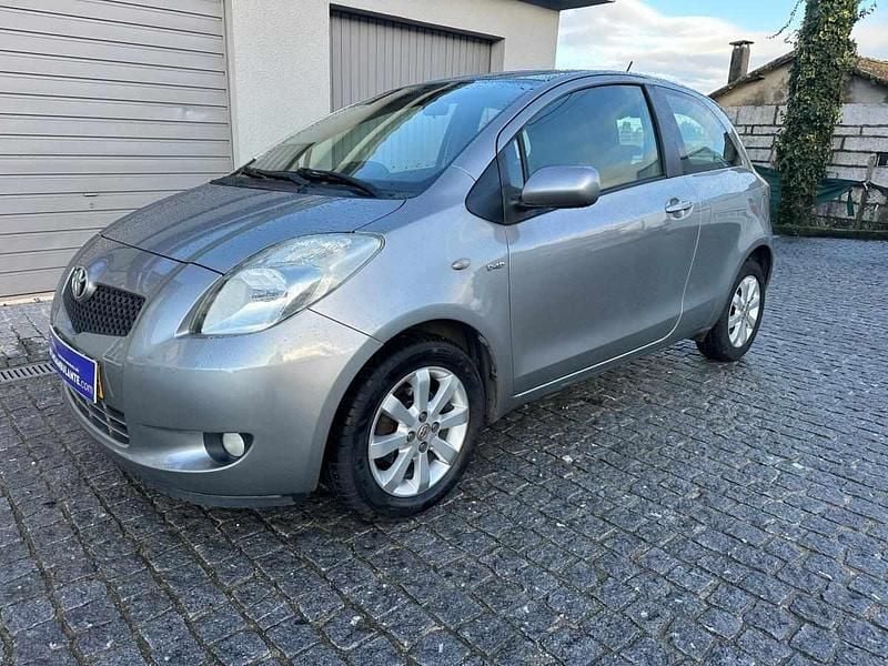 Cinzento Usado 2008 Toyota Yaris | € 7.950 (Preço justo) - Imagem 1/4