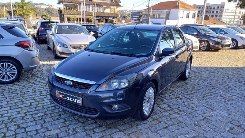 Cinza Usado 2010 Ford Focus Trend Sedan | € 6.499 (Preço justo) - Imagem 1/4