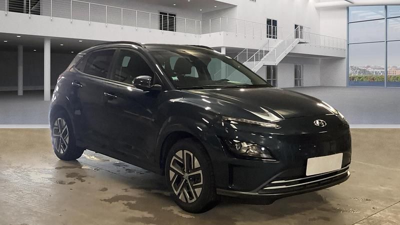 Azul Usado 2022 Hyundai Kauai SUV | € 18.300 - Imagem 1/4