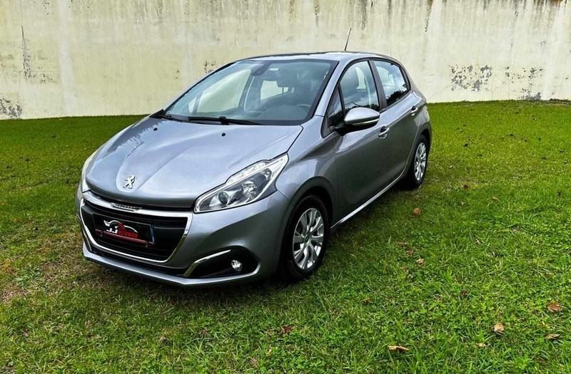 Cinza Usado 2019 Peugeot 208 Active Citadino | € 12.750 (Preço justo) - Imagem 1/4