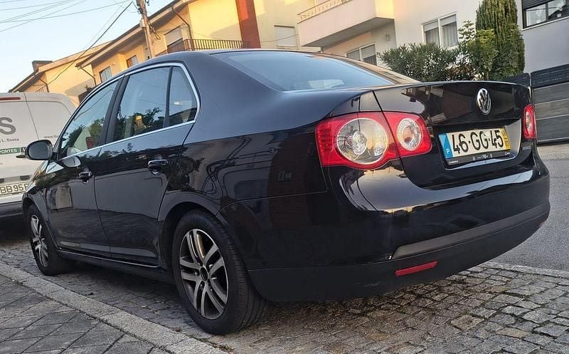 Usado 2008 VW Jetta Sedan | € 6.500 (Preço justo) - Imagem 1/4