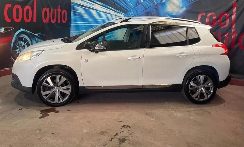 Usado Peugeot 2008 Crossway 110 HP (80 kW) 2015 Branco SUV