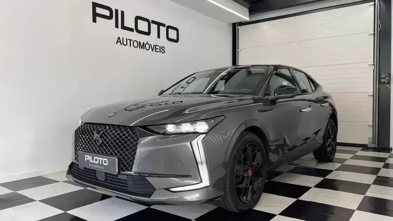Cinzento Usado 2022 DS Automobiles DS4 Performance | € 28.990 (Bom preço) - Imagem 1/4