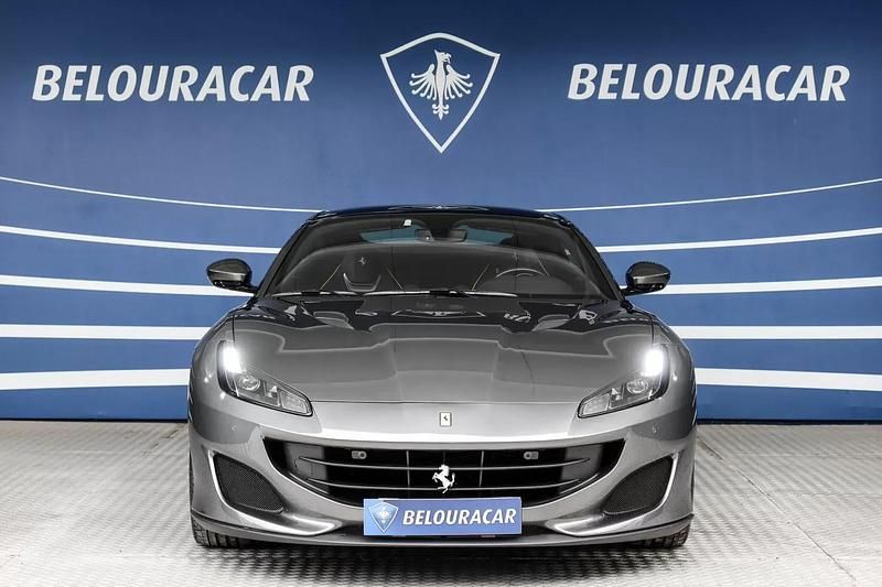 Usado Ferrari Portofino 600 HP (441 kW) 2019 Cinzento Cabrios