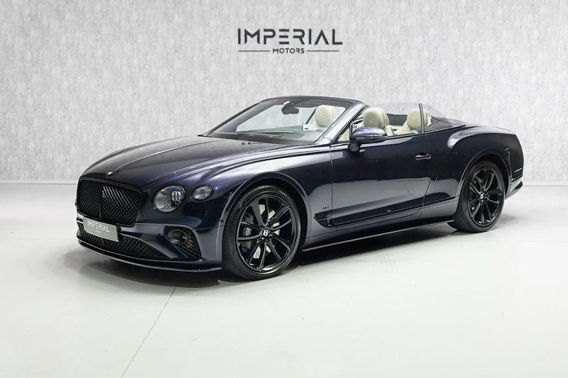 Azul Usado 2021 Bentley Continental GT Convertible Cabrios | € 269.000 - Imagem 1/4