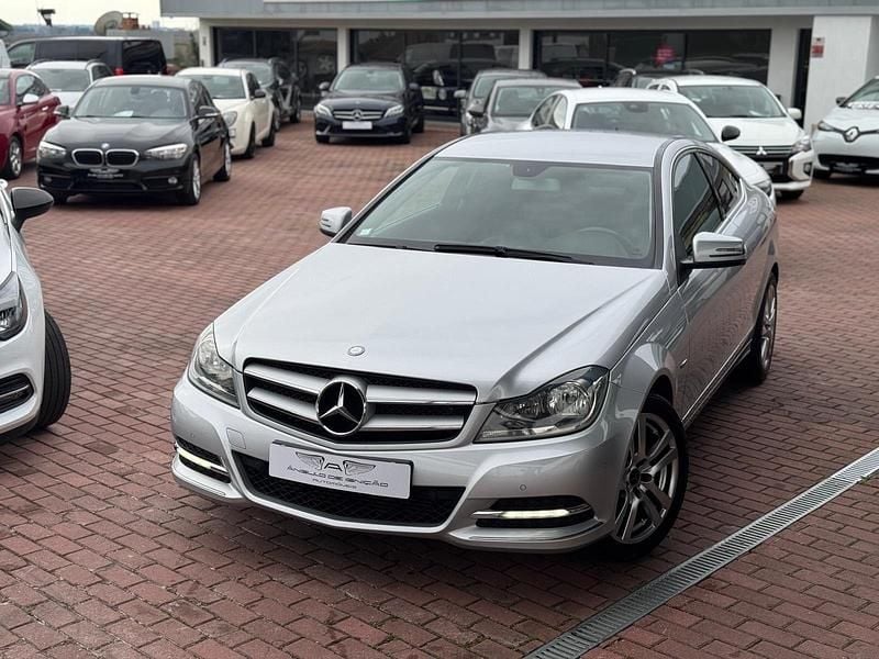 Cinza Usado 2013 Mercedes C220 Coupé | € 17.900 - Imagem 1/4