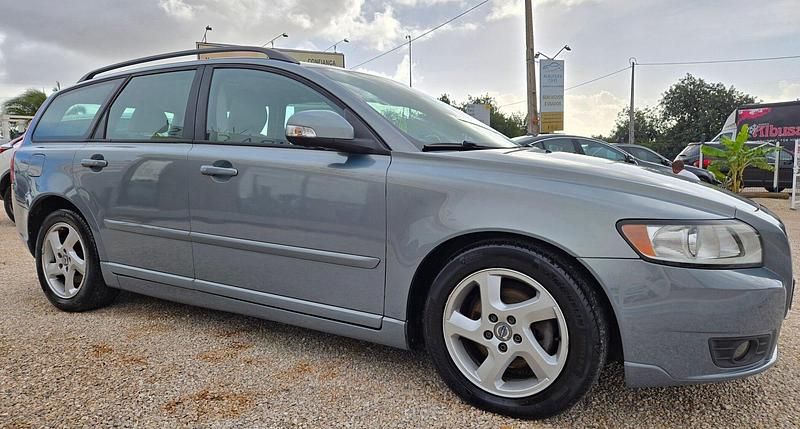 Usado Volvo V50 Summum 109 HP (80 kW) 2011 Cinza Carrinha