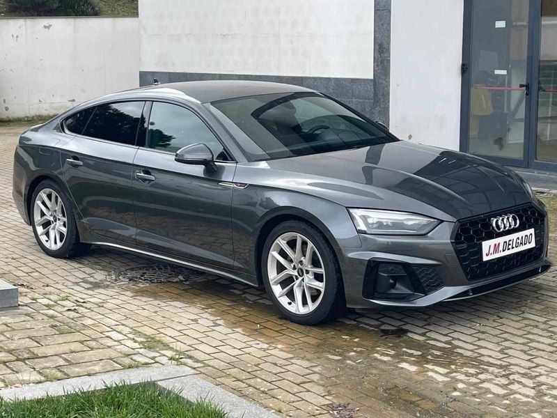 Cinzento Usado 2022 Audi A5 Coupé | € 45.000 (Preço elevado) - Imagem 1/4
