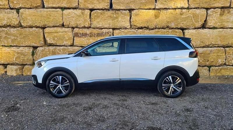 Usado Peugeot 5008 Allure 130 HP (95 kW) 2018 Branco Monovolume