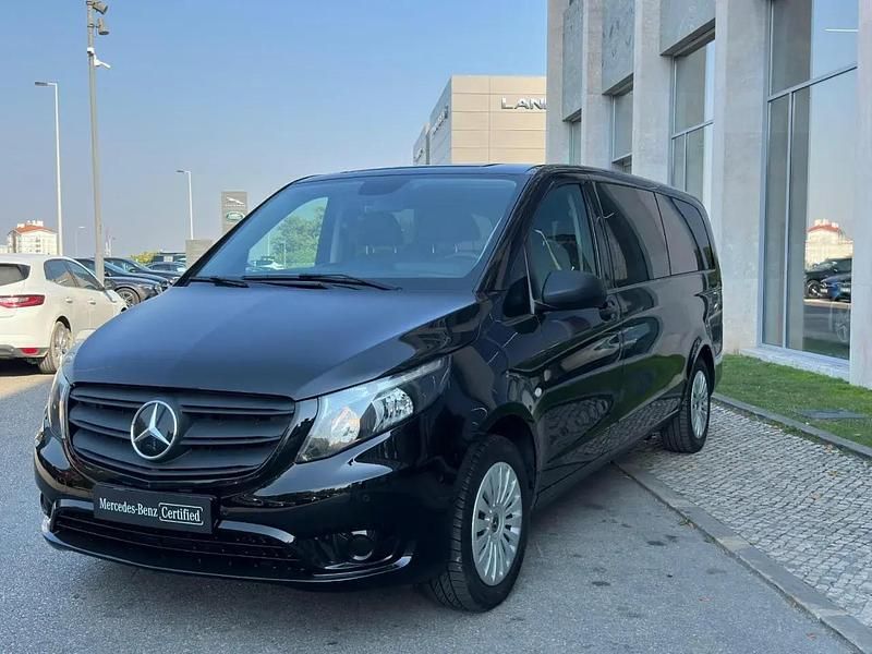 Preto Usado 2023 Mercedes Vito Monovolume | € 58.425 - Imagem 1/4