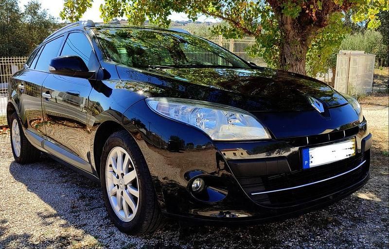 Usado 2010 Renault Mégane III Dynamique Sedan | € 3.950 (Super Preço) - Imagem 1/4