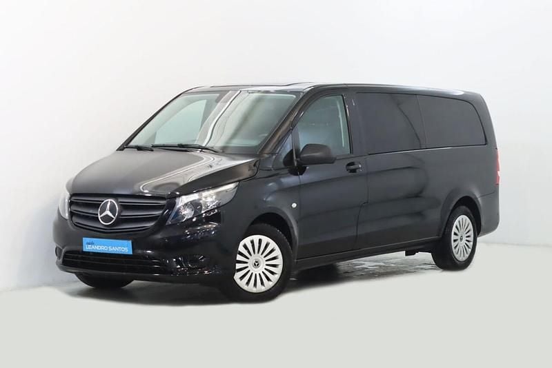 Preto Usado 2022 Mercedes Vito Monovolume | € 44.900 - Imagem 1/2